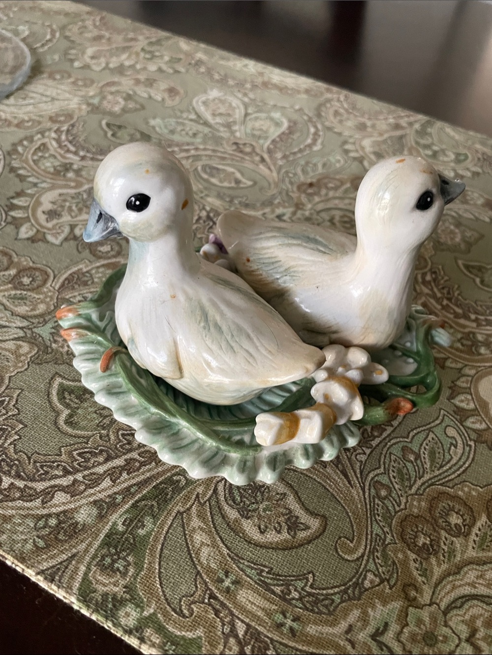 Fitz and Floyd White Ceramic Duck Salt & Pepper Set on Green Base